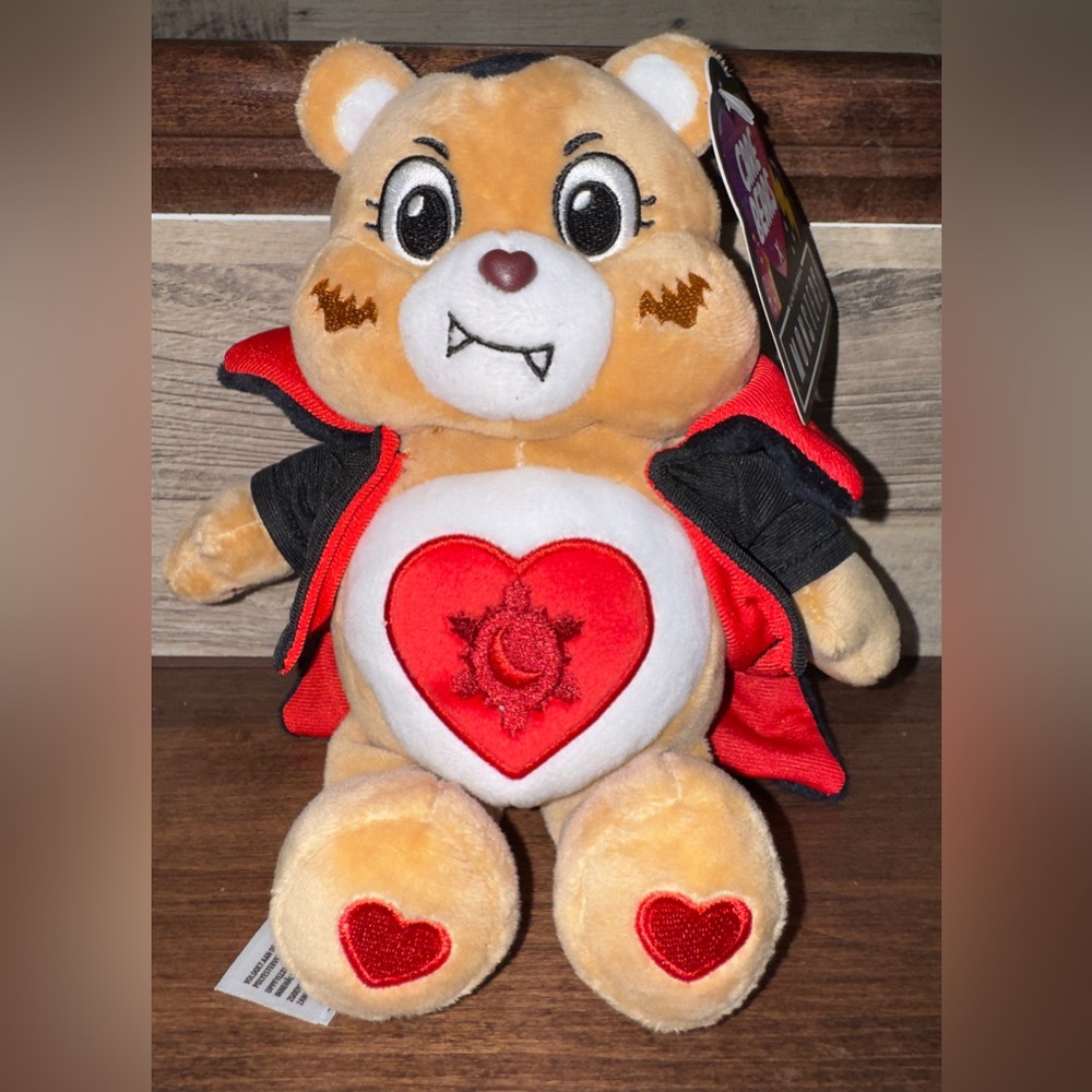 🥰 Care Bears x Universal Monsters 11”Tender Heart Bear as Dracula 🧛 Plush New